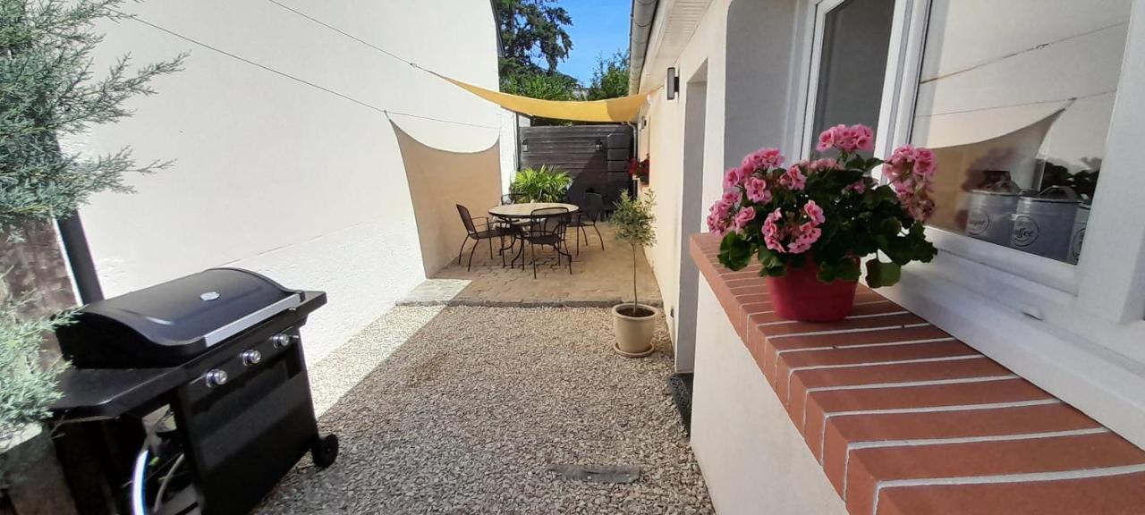 Le Dionysien *** Βίλα Saint-Denis-de lʼHôtel Εξωτερικό φωτογραφία