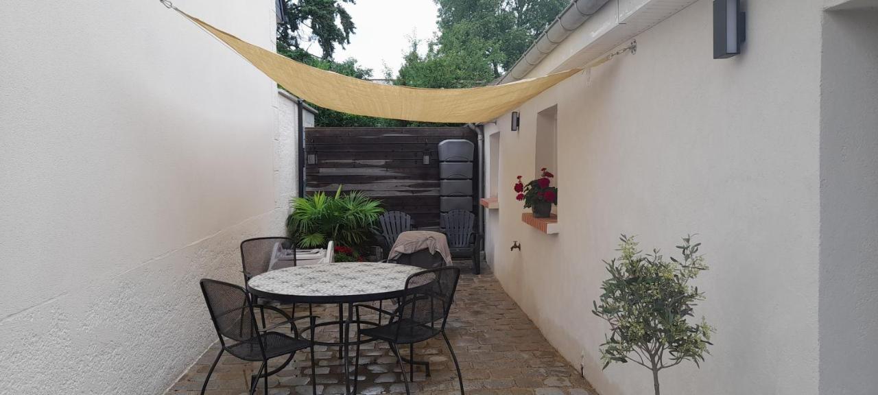 Le Dionysien *** Βίλα Saint-Denis-de lʼHôtel Εξωτερικό φωτογραφία